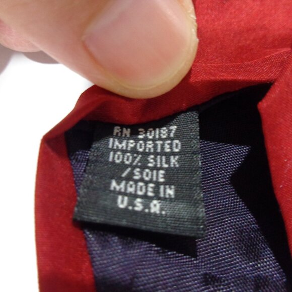 Peanuts Snoopy & Friends Tie Last Second Hero Basketball 100% Silk Necktie - Picture 6 of 6